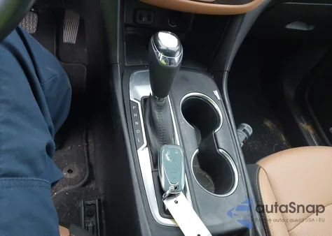 2018 Chevrolet Equinox Premier z USA, uszkodzony, nr VIN 2GNAXMEV6J6201218